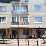 Yade Ayvalı